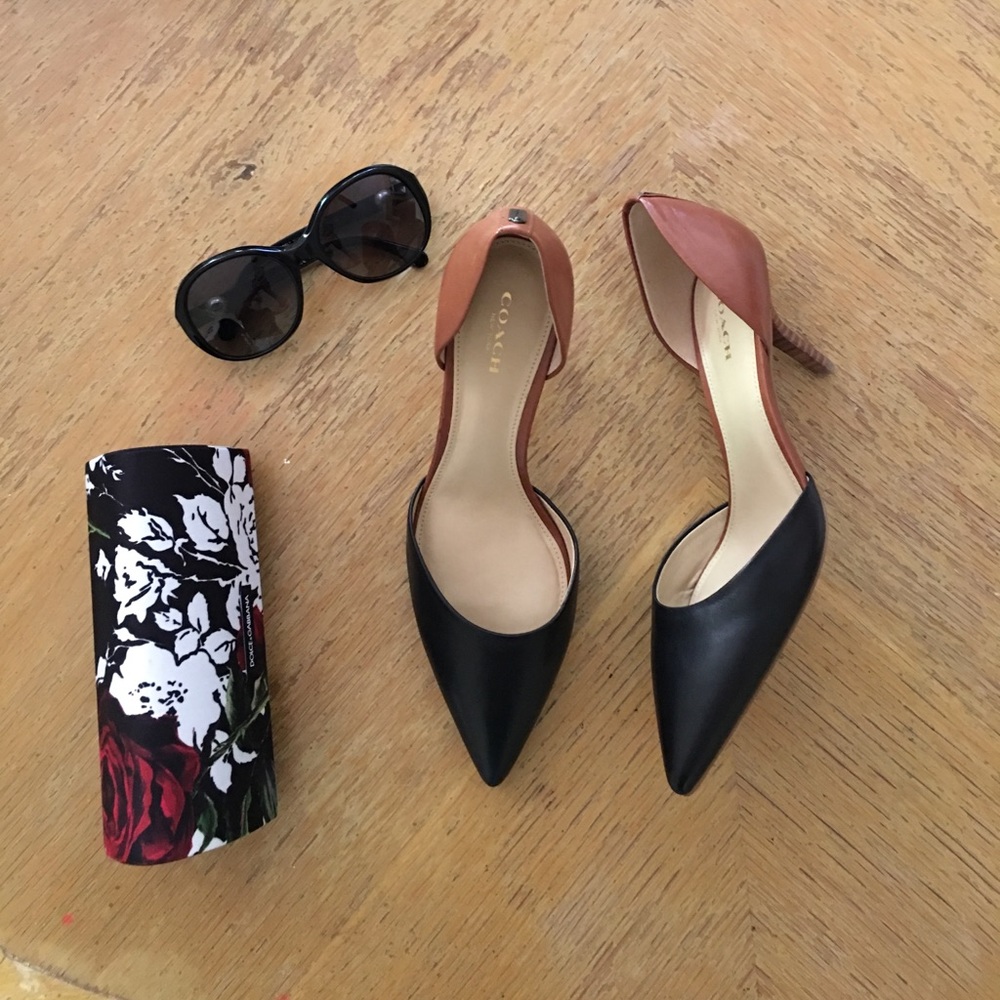 🌺 LN Coach leather heels 👠 worn once