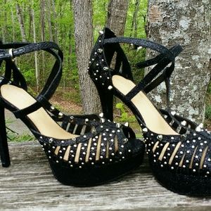 Gianni Bini Black Platform High Heel Sandals