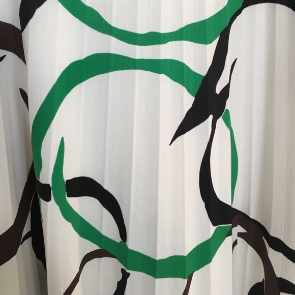 Suzi Chin fully lined sleeveless dress. - Picture 4 of 4