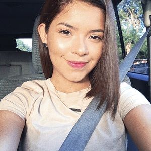 Meet your Posher, Clarissa