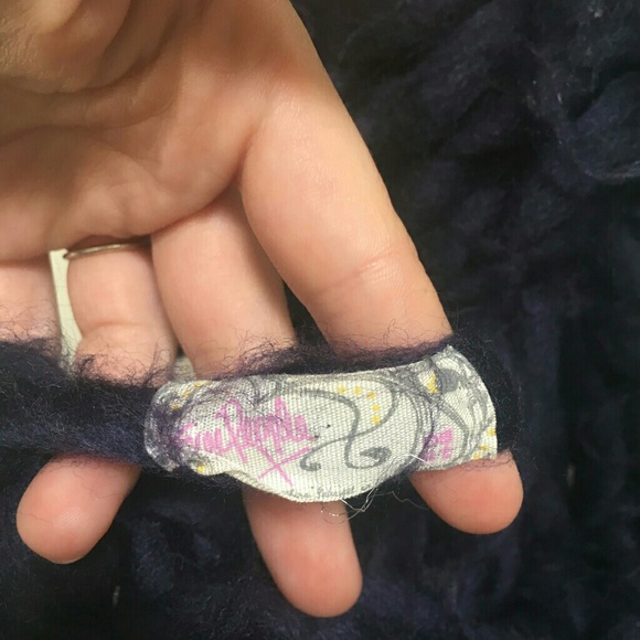 Free People chunky knit scarf Navy - Picture 3 of 4