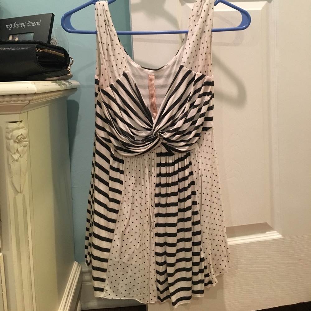 Gorgeous anthropologie flowy tank