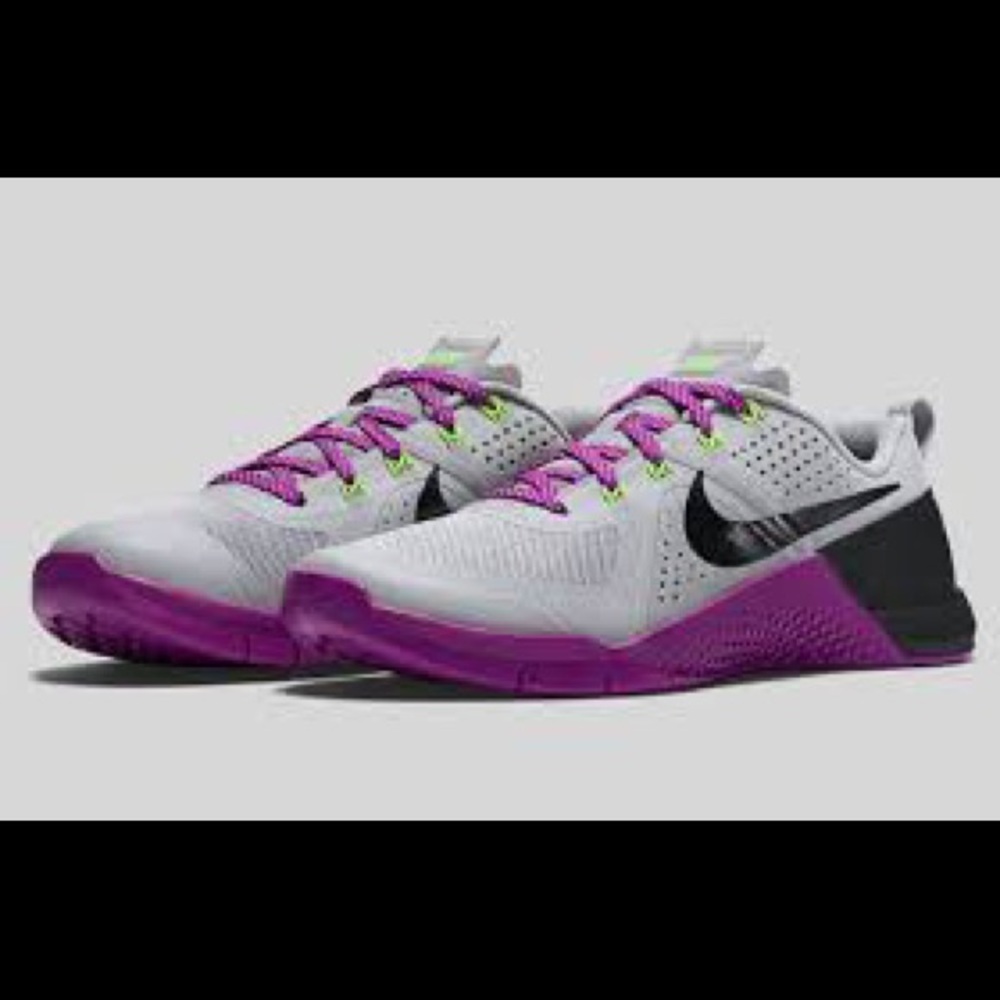 Women's Nike Metcon 2!