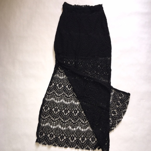 SOLD | Eyelash Lace Maxi Skirt - Picture 1 of 5