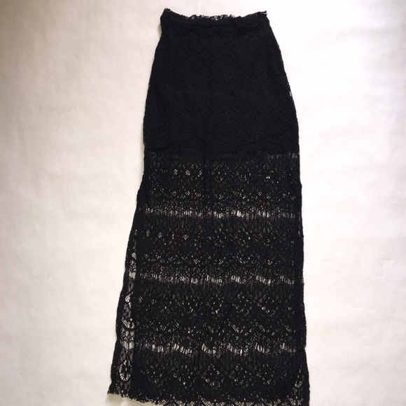 SOLD | Eyelash Lace Maxi Skirt - Picture 2 of 5