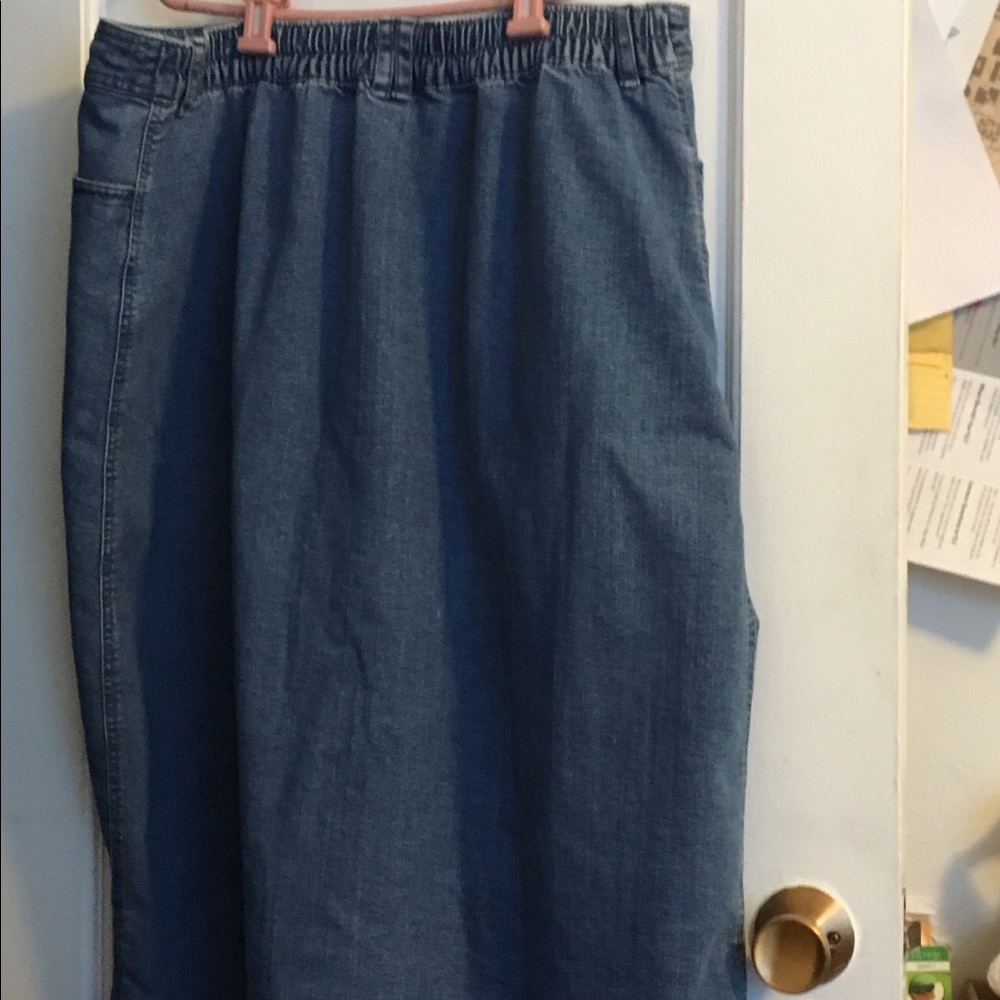 Jeans skirt   All cotton.  Pockets