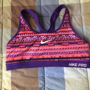 Nike pro sports bra