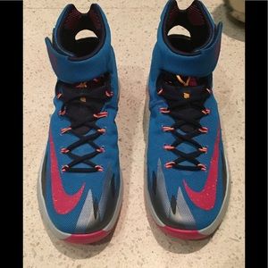 Nike Hyper Rev Mens Size 10 Brand New