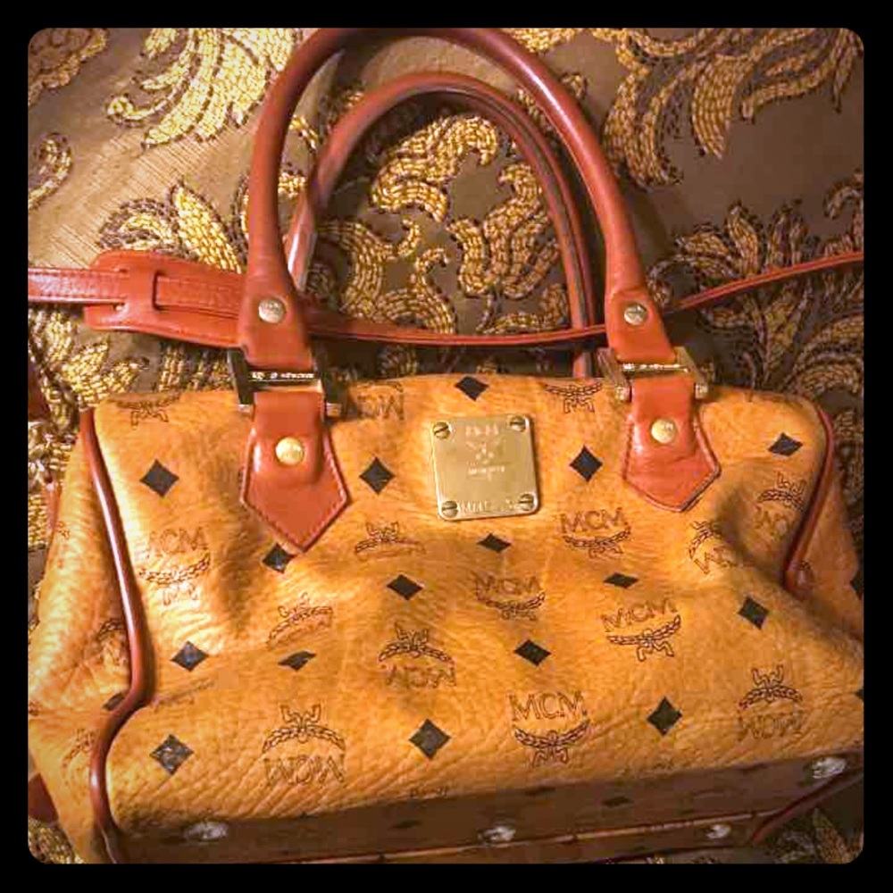 💥Weekend Sale💥 MCM Visetos Crossbody Bag