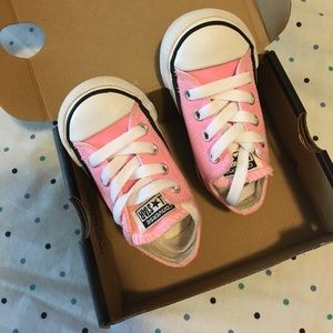 Pink converse toddler girl