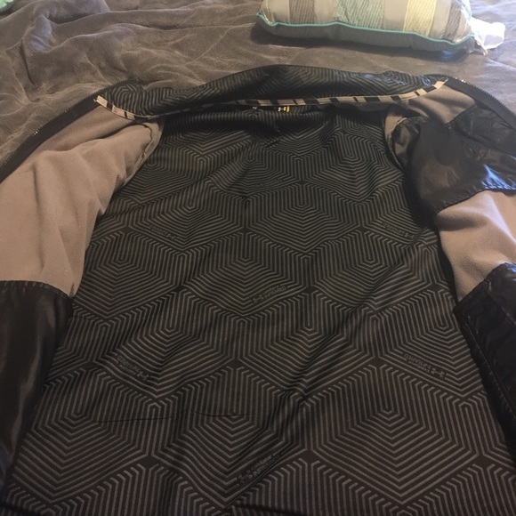 Men's Under Armour Jacket - Picture 3 of 4