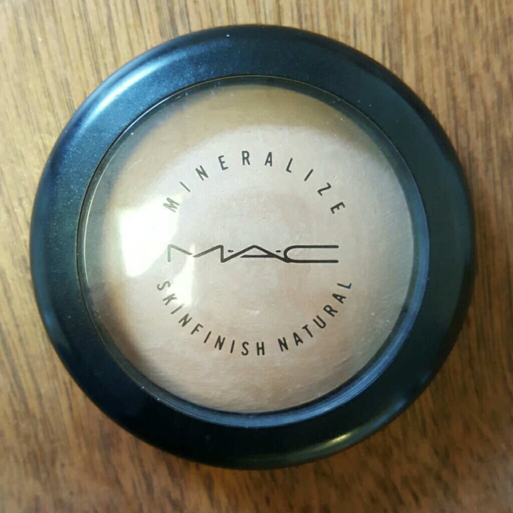 Mac mineralize skin finish