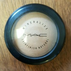 Mac mineralize skin finish