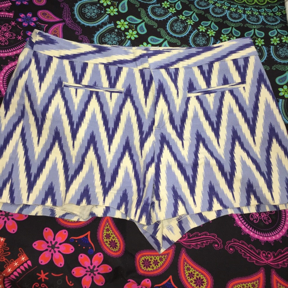 SOLD Gap Stretch Shorts