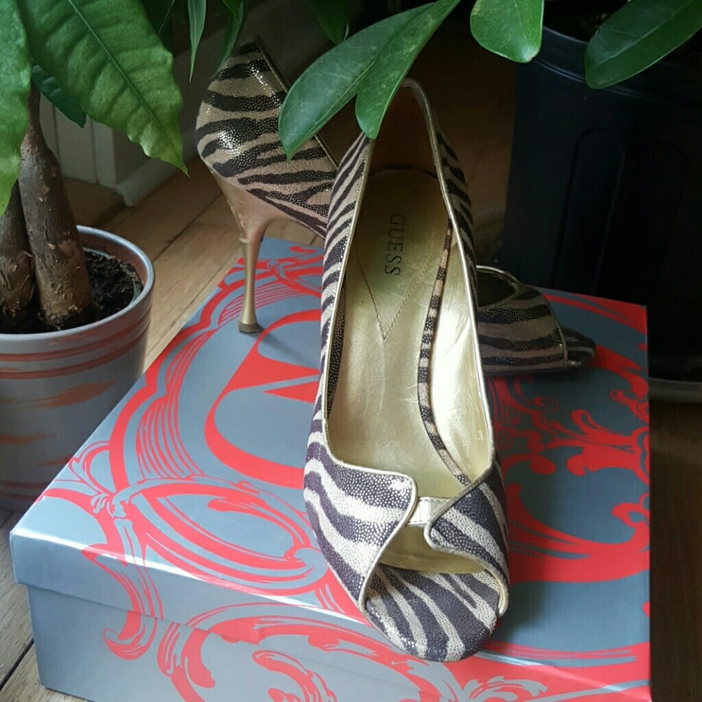 Guess Open Toe Shoes