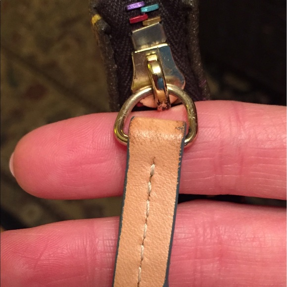 🎉👜 ADORABLE MINI BROWN DOONEY AND BOURKE BAG 🎉 - Picture 4 of 8