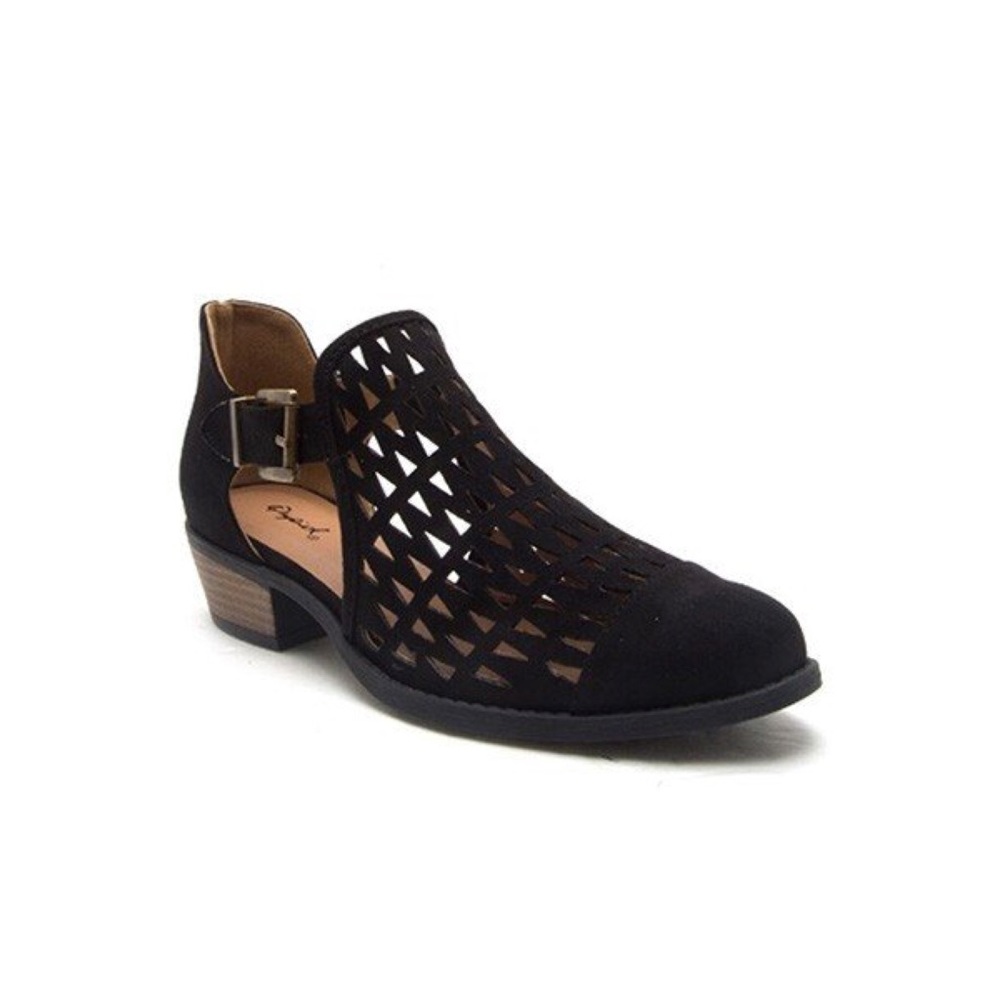 🌸CLEARANCE🌸Tobin Black Triangle Cut Out Booties - Picture 4 of 4