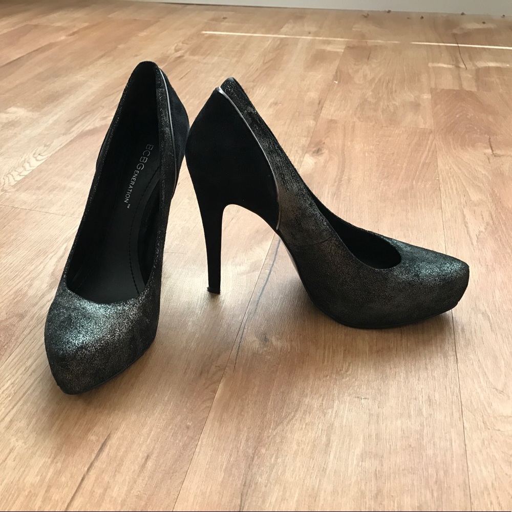 BCBG black and silver pumps