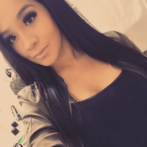 Meet your Posher, Aisha