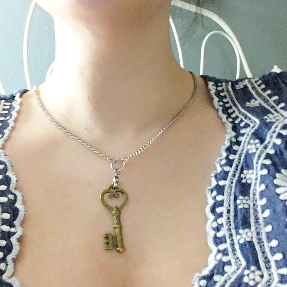 🆕 Bronze Skeleton Key Heart Necklace