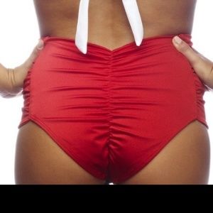 Nicolita no-pinch  hi-waisted swim bottoms sz. L