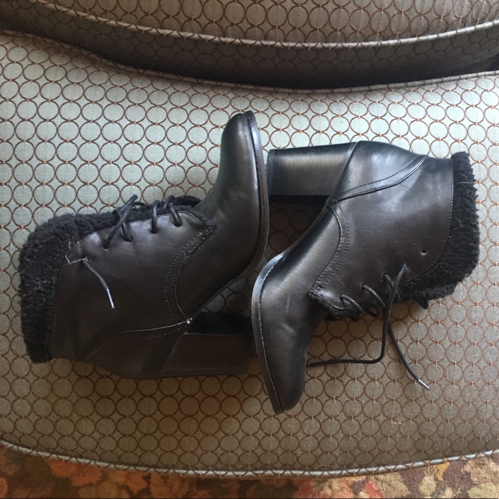 Restricted "Tap Tap" Booties