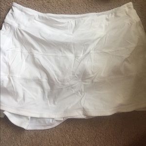 White Lulu lemon skirt size 12 tall
