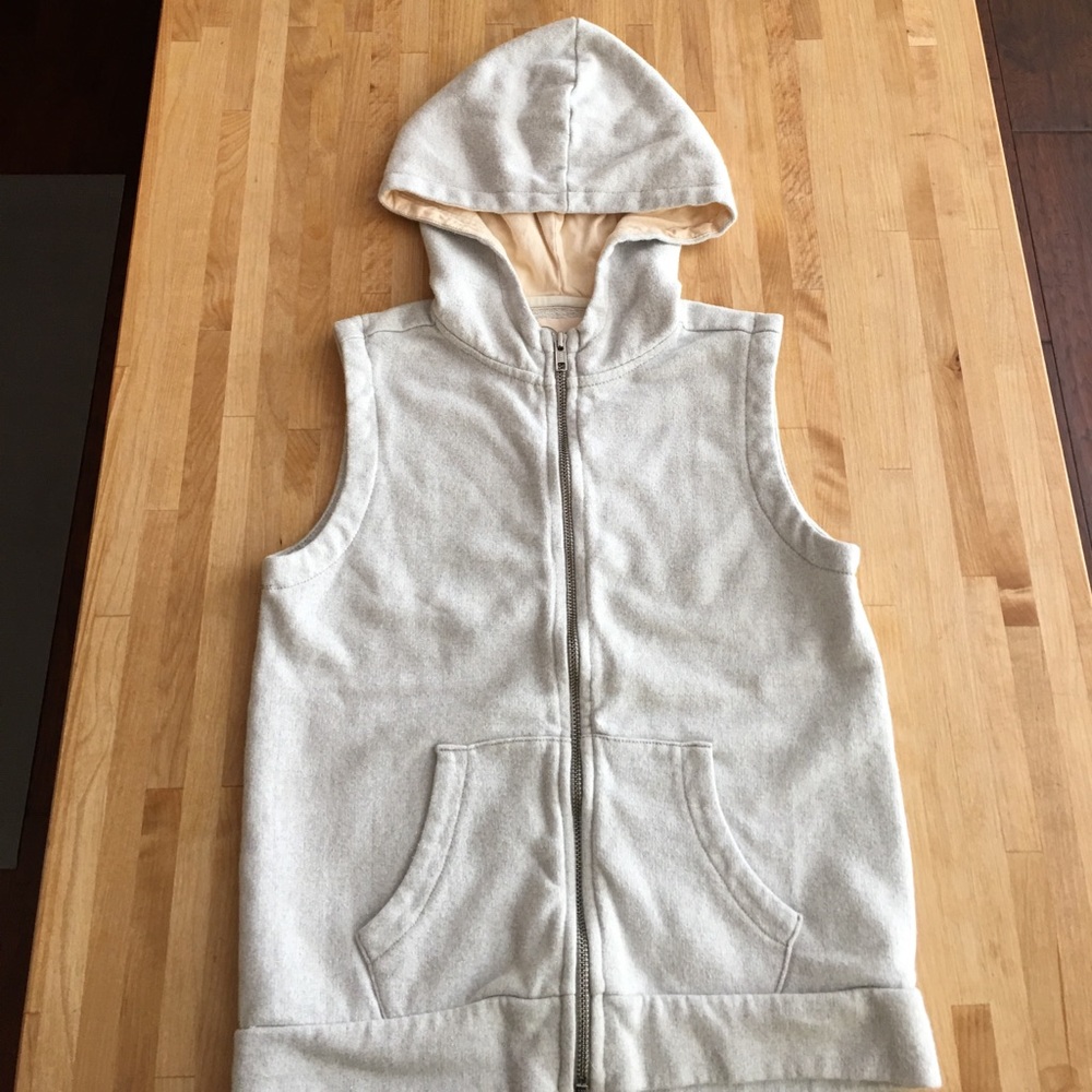 Silver Peek Zip Up Vest