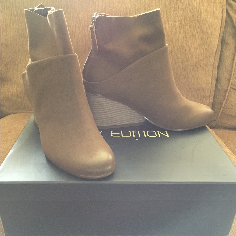 Max Edition Ankle Boots