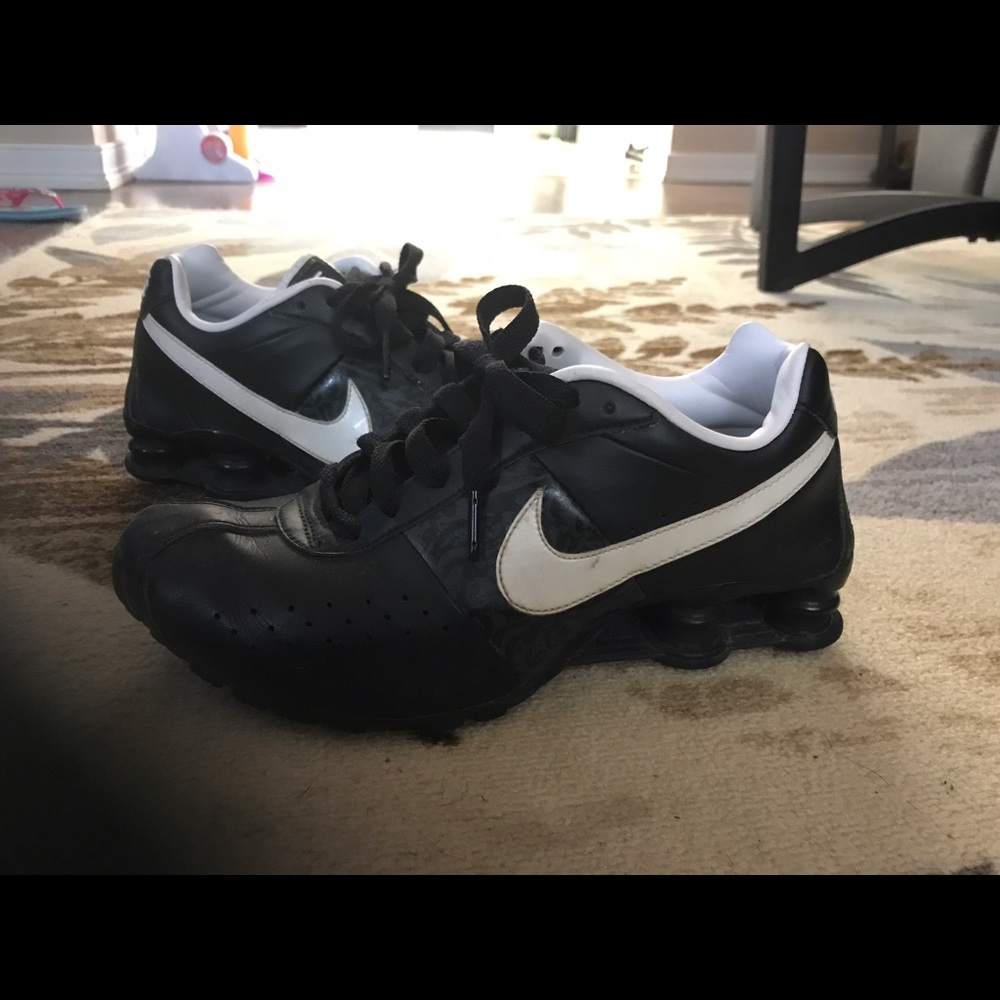 Women's nike shocks