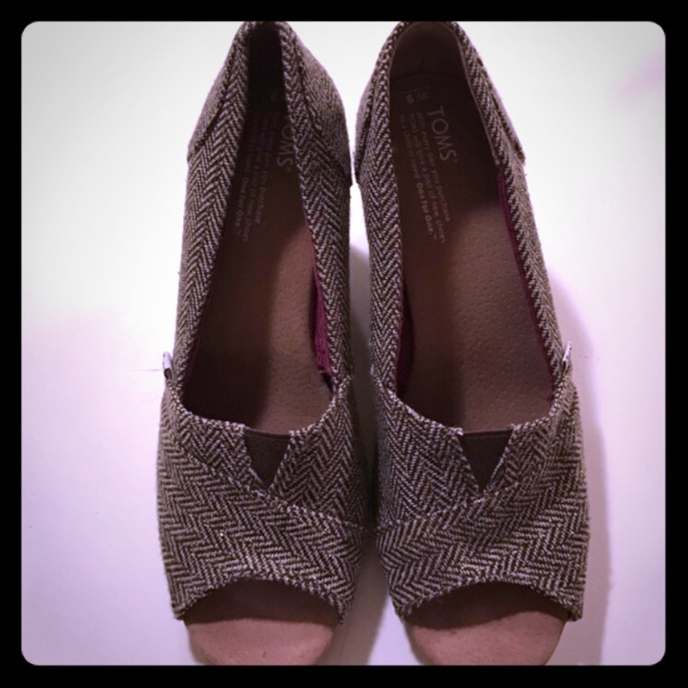 Toms