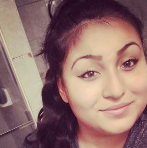 Meet your Posher, Dalila