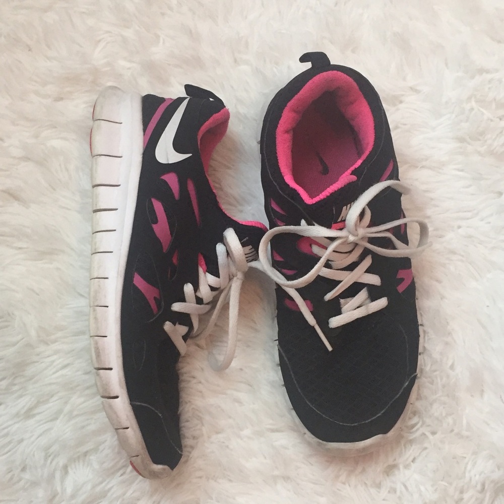 Nike free runs 2
