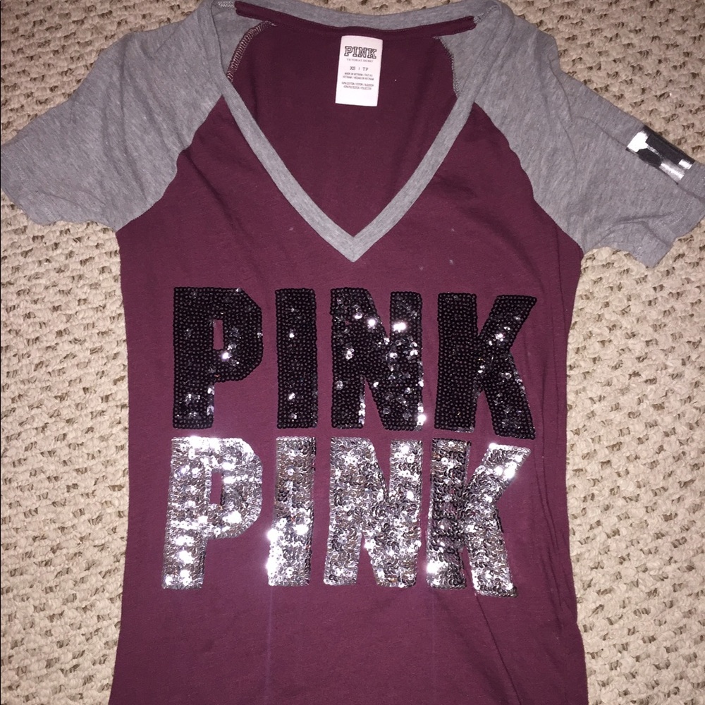 *SOLD ON Ⓜ️* VICTORIA SECRET PINK SEQUIN V-NECK