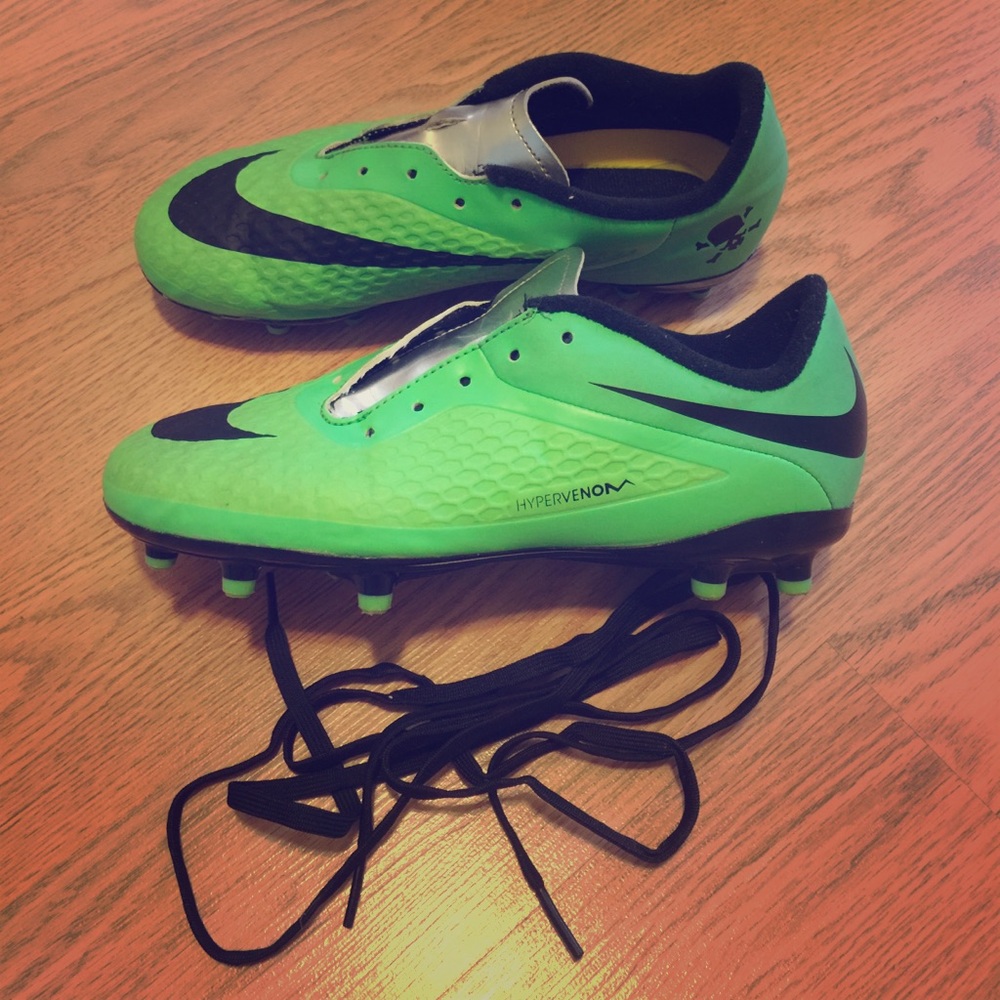 ** SOLD ** Nike football cleats