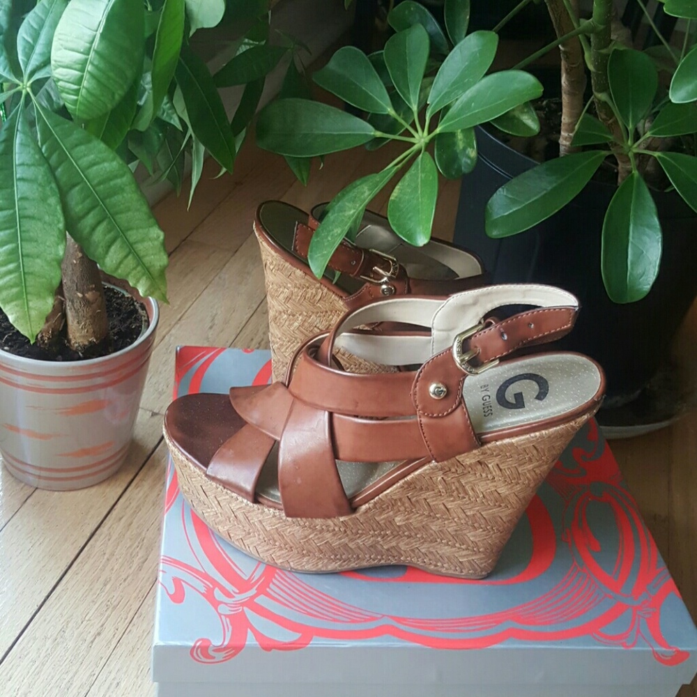 GUESS WEDGE HEELS **** PERFECT for SPRING & SUMMER