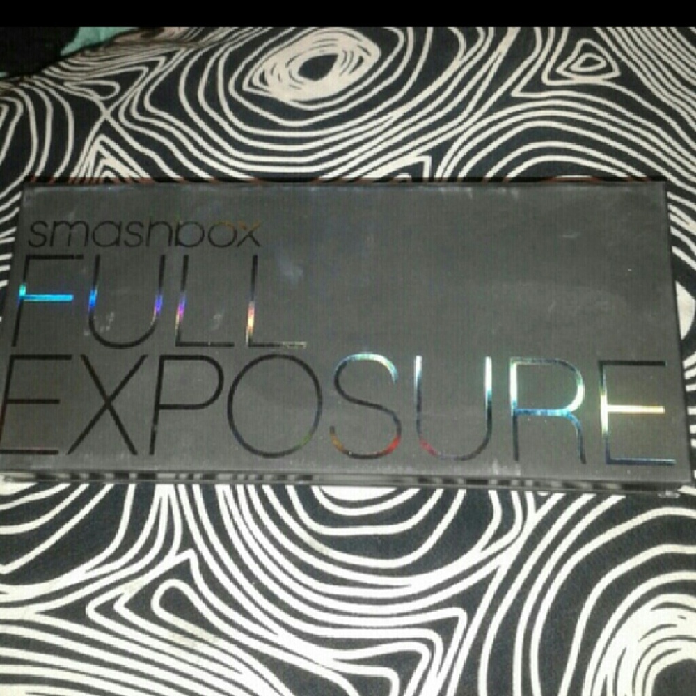 Store closing**Full exposure by smashbox