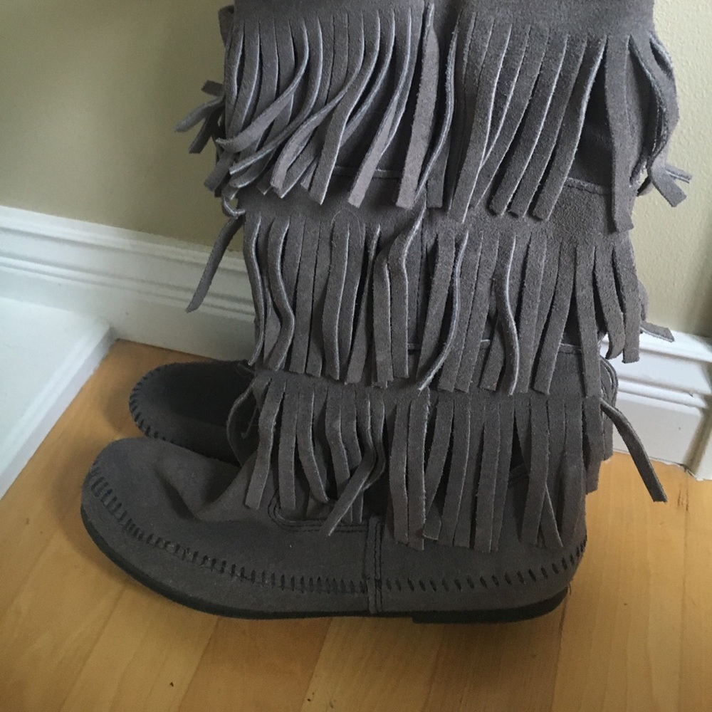 Minnetonka fringe boots