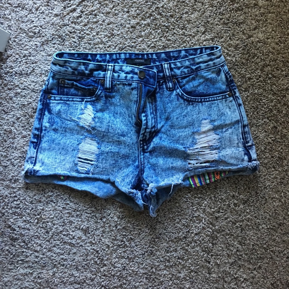 Mid-waist jean shorts