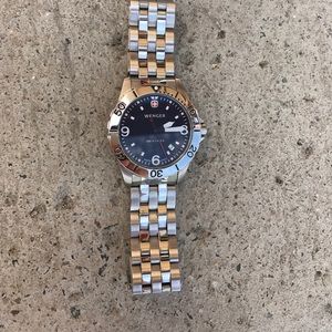 Men's brand-new watch