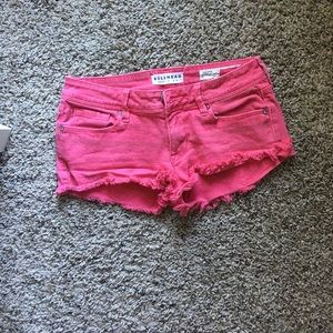 Low waisted short shorts