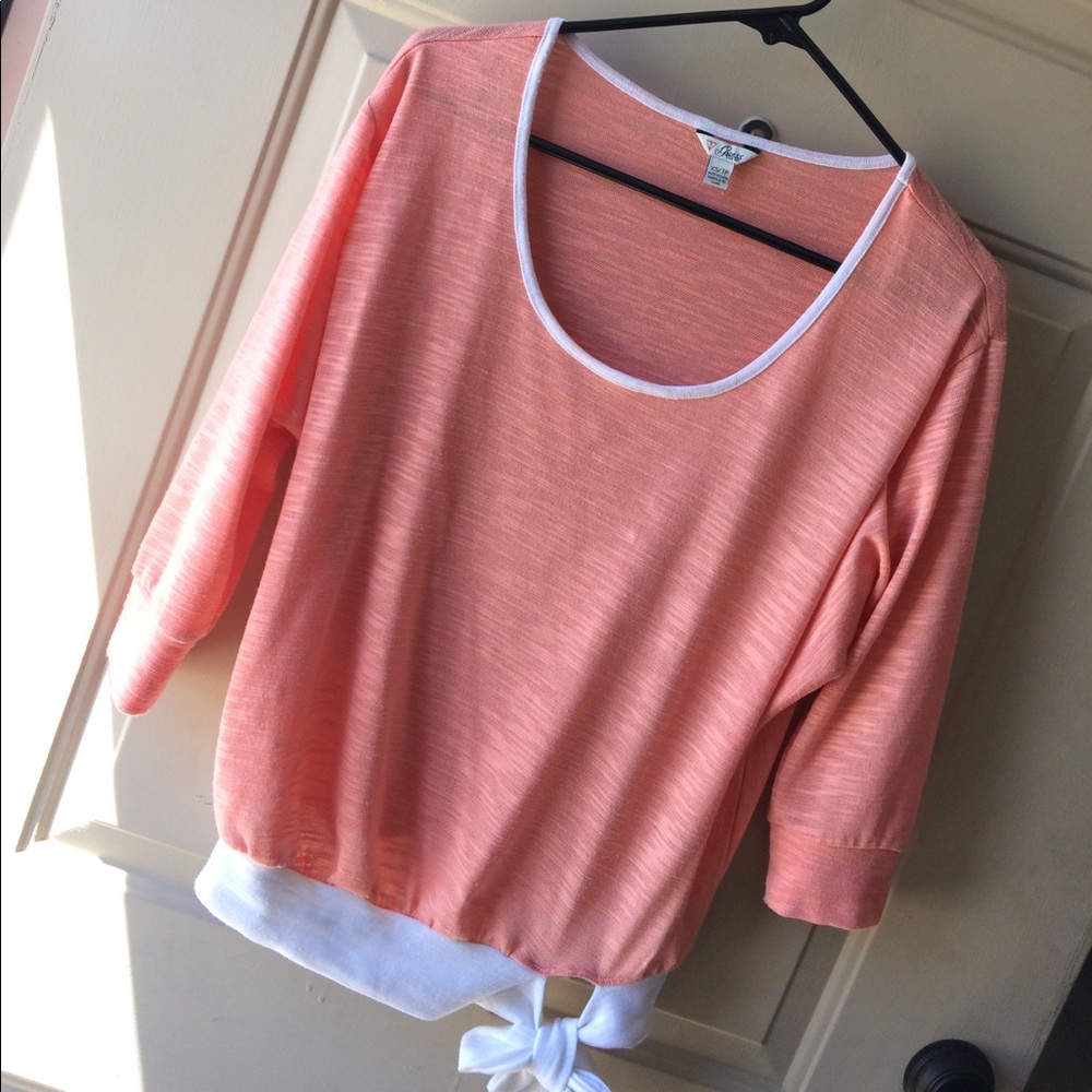 Guess coral top