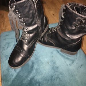 Combat boots