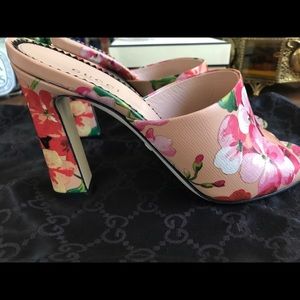 Gucci Shanghai Blooms Apricot Mules Sz 7.5