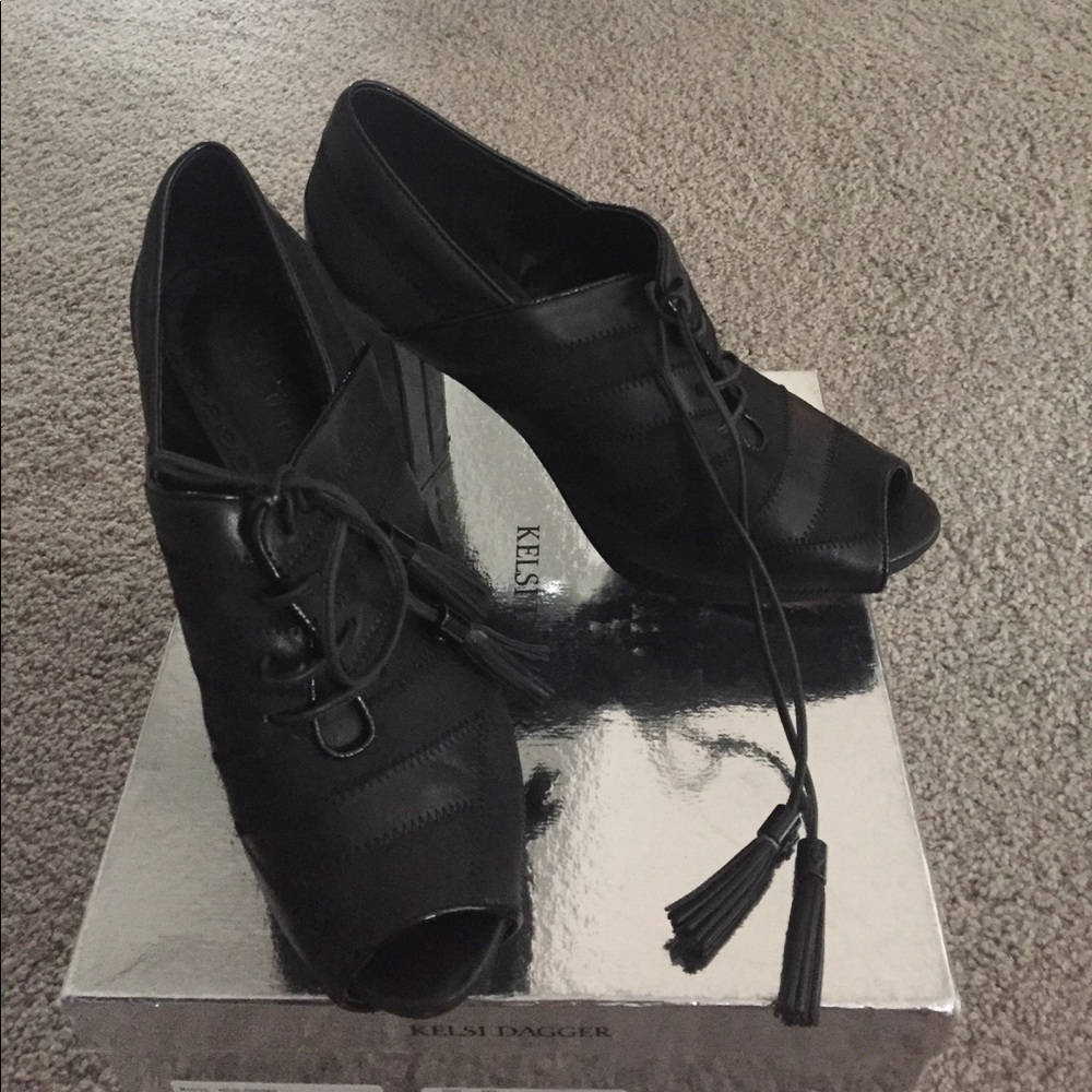 Shoes 9.5