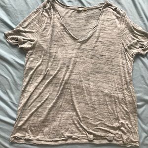 Gap V-neck tshirt