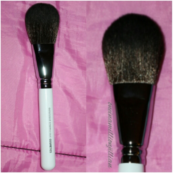 Obsessive Compulsive Cosmetics Large Powder Brush - Picture 3 of 4