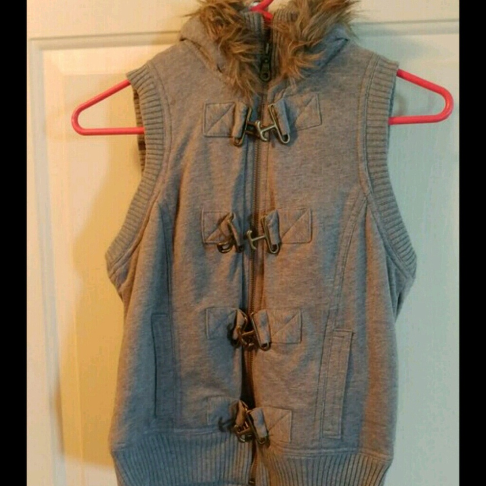 Mudd brand faux fur hooded vest Size S