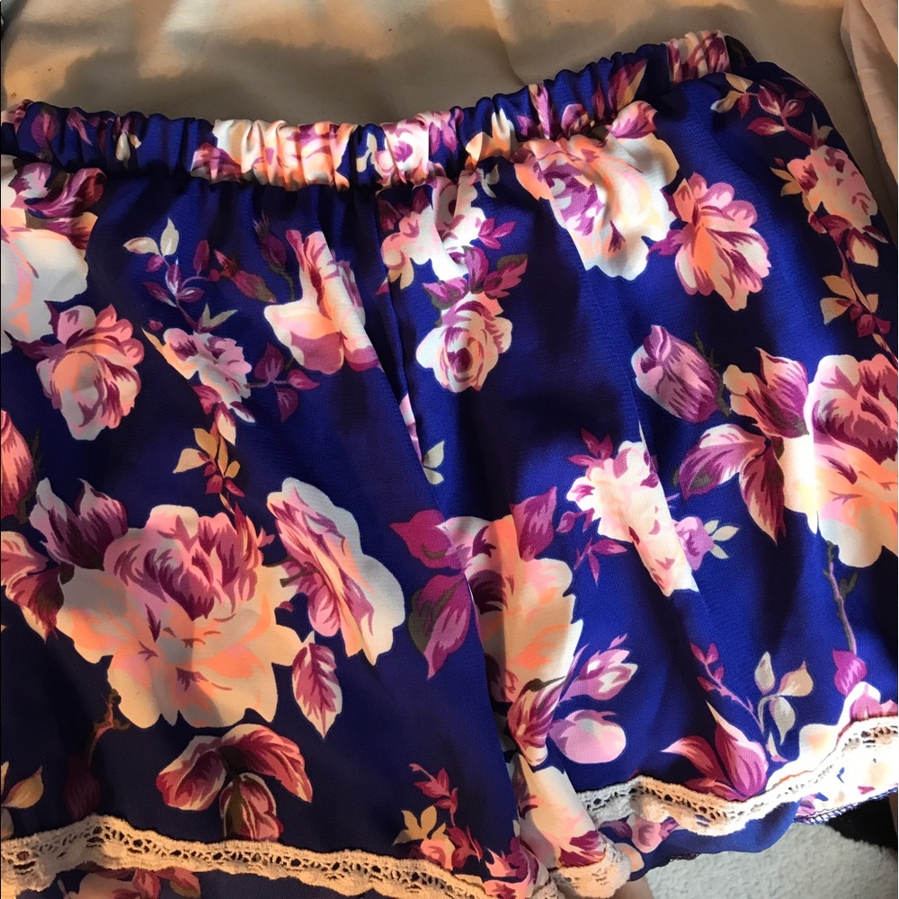Cute flowery shorts
