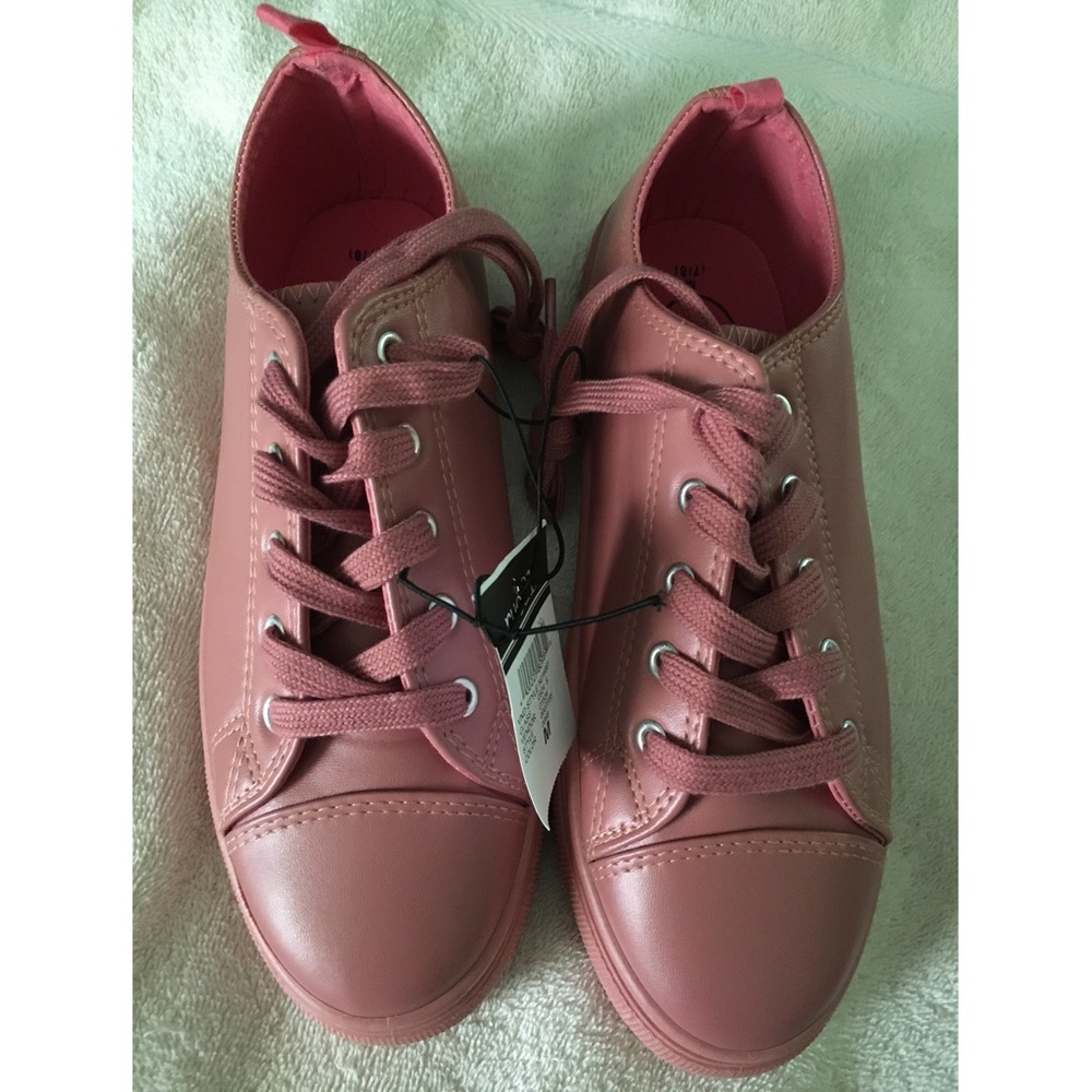 🔥FLASH SALE🔥 Beautiful Rose colored shoes NWT